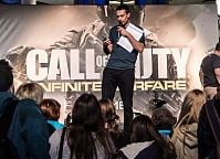 Szkoła Wizażu i Charakteryzacji SWiCh na premierze Call Of Duty Infinite Warfare, 4 XI 2016 r. Fot. Anita Kot
